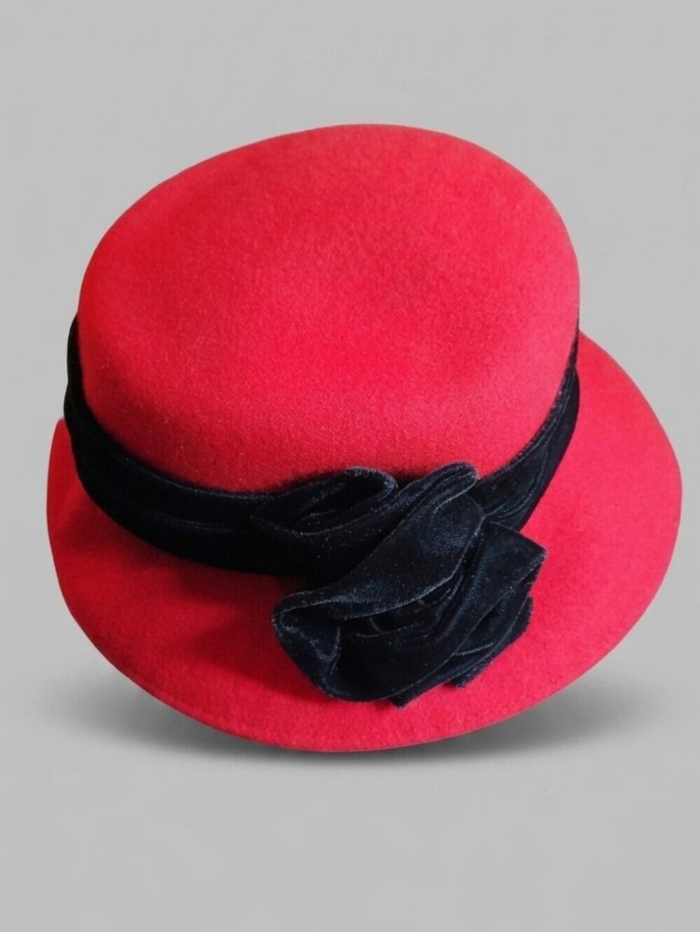 Da-Me Bell Hat Red Black Vintage